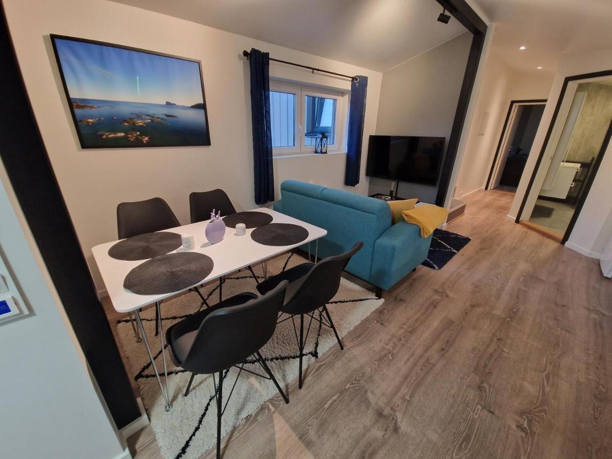 Northern Living 2 Room With Shared Bathroom Tromsø Eksteriør billede